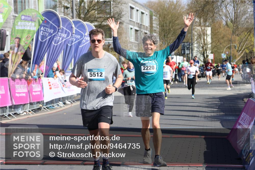 12.04.2026 - 45. Internationalen Wilhelmsburger Insellauf Strokosch-Dieckow http://msf.ph/oto/9464735 12.04.2026 10:56:48 Ziel 2055, 5512, 2220, 4158 meine-sportfotos.de