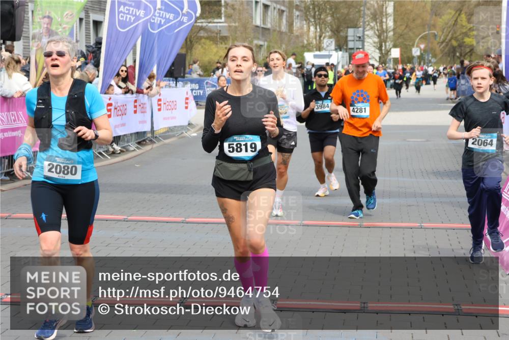 12.04.2026 - 45. Internationalen Wilhelmsburger Insellauf Strokosch-Dieckow http://msf.ph/oto/9464754 12.04.2026 13:13:56 Ziel 2080, 5819, 2064, 4923, 4281, 3984, 3810 meine-sportfotos.de