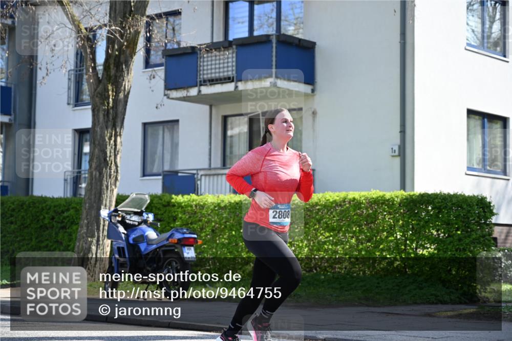 12.04.2026 - 45. Internationalen Wilhelmsburger Insellauf J. Mangold http://msf.ph/oto/9464755 12.04.2026 10:56:00 Ziel 3118, 5822, 3488, 2797, 2796, 2921, 2808, 3916, 4494, 5047, 4070, 5771, 4549, 4717, 2055, 5512, 2220, 4158, 4158, 2133, 2754, 4155, 2795, 3917, 5319, 5352, 2915, 3224 meine-sportfotos.de
