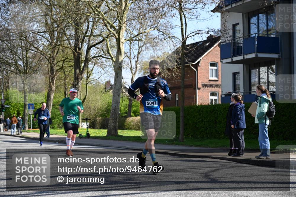 12.04.2026 - 45. Internationalen Wilhelmsburger Insellauf J. Mangold http://msf.ph/oto/9464762 12.04.2026 10:56:03 Ziel 3488, 2797, 2796, 2921, 2808, 3916, 4494, 5047, 4070, 5771, 4549, 4717, 2055, 5512, 2220, 4158, 2133, 2754, 4155, 2795, 3917, 5319, 5352, 2915, 3224, 4654 meine-sportfotos.de