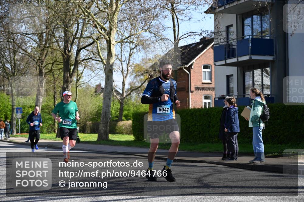 12.04.2026 - 45. Internationalen Wilhelmsburger Insellauf J. Mangold http://msf.ph/oto/9464766 12.04.2026 10:56:03 Ziel 3488, 2797, 2796, 2921, 2808, 3916, 4494, 5047, 4070, 5771, 4549, 4717, 2055, 5512, 2220, 4158, 2133, 2754, 4155, 2795, 3917, 5319, 5352, 2915, 3224, 4654 meine-sportfotos.de