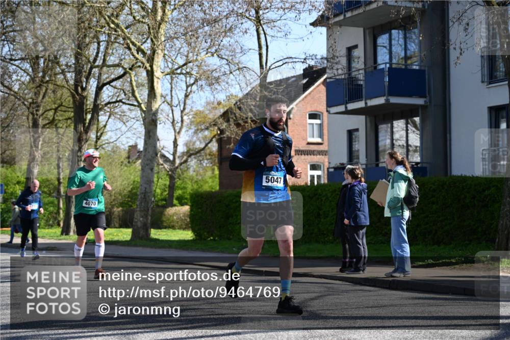 12.04.2026 - 45. Internationalen Wilhelmsburger Insellauf J. Mangold http://msf.ph/oto/9464769 12.04.2026 10:56:03 Ziel 3488, 2797, 2796, 2921, 2808, 3916, 4494, 5047, 4070, 5771, 4549, 4717, 2055, 5512, 2220, 4158, 2133, 2754, 4155, 2795, 3917, 5319, 5352, 2915, 3224, 4654 meine-sportfotos.de