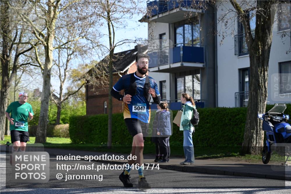 12.04.2026 - 45. Internationalen Wilhelmsburger Insellauf J. Mangold http://msf.ph/oto/9464774 12.04.2026 10:56:03 Ziel 3488, 2797, 2796, 2921, 2808, 3916, 4494, 5047, 4070, 5771, 4549, 4717, 2055, 5512, 2220, 4158, 2133, 2754, 4155, 2795, 3917, 5319, 5352, 2915, 3224, 4654 meine-sportfotos.de