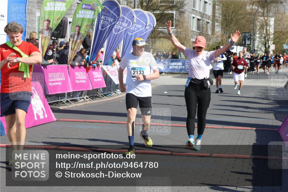 12.04.2026 - 45. Internationalen Wilhelmsburger Insellauf Strokosch-Dieckow http://msf.ph/oto/9464780 12.04.2026 10:56:55 Ziel 4158, 2133, 2754, 4155, 2795, 3917 meine-sportfotos.de