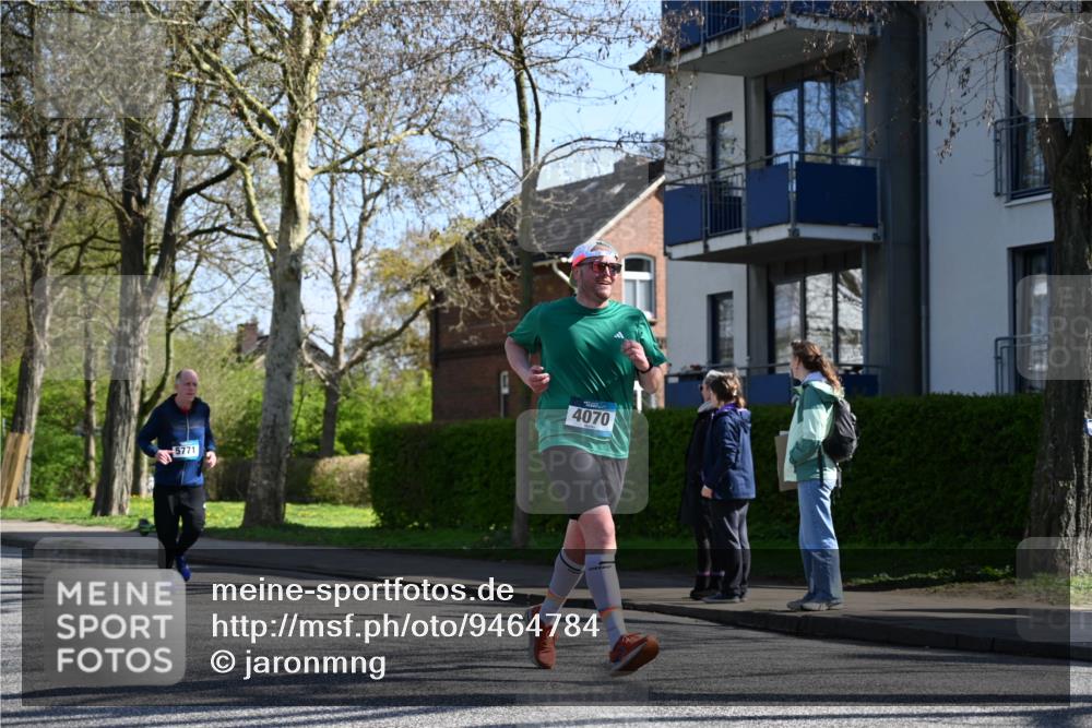 12.04.2026 - 45. Internationalen Wilhelmsburger Insellauf J. Mangold http://msf.ph/oto/9464784 12.04.2026 10:56:05 Ziel 3488, 2797, 2796, 2921, 2808, 3916, 4494, 5047, 4070, 5771, 4549, 4717, 2055, 2055, 5512, 2220, 4158, 2133, 2754, 4155, 2795, 3917, 5319, 5352, 2915, 3224, 4654 meine-sportfotos.de