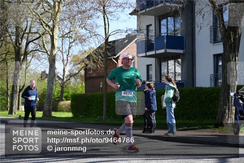12.04.2026 - 45. Internationalen Wilhelmsburger Insellauf J. Mangold http://msf.ph/oto/9464786 12.04.2026 10:56:05 Ziel 3488, 2797, 2796, 2921, 2808, 3916, 4494, 5047, 4070, 5771, 4549, 4717, 2055, 2055, 5512, 2220, 4158, 2133, 2754, 4155, 2795, 3917, 5319, 5352, 2915, 3224, 4654 meine-sportfotos.de