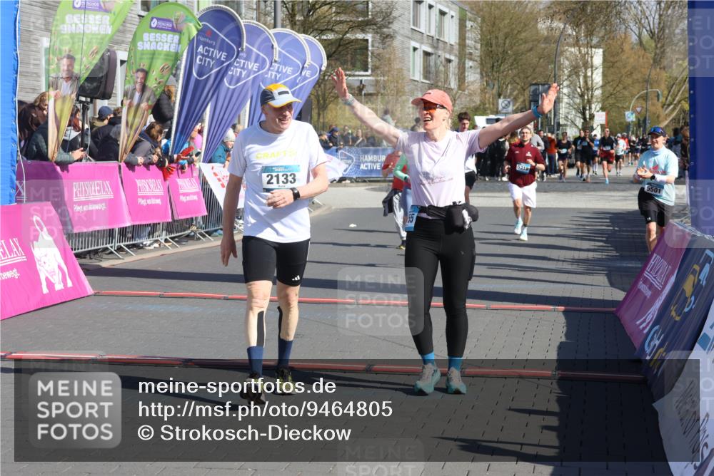 12.04.2026 - 45. Internationalen Wilhelmsburger Insellauf Strokosch-Dieckow http://msf.ph/oto/9464805 12.04.2026 10:56:55 Ziel 4158, 2133, 2754, 4155, 2795, 3917 meine-sportfotos.de