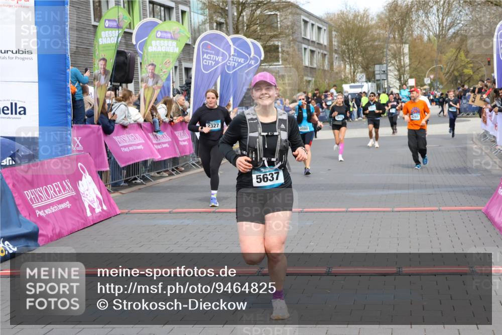 12.04.2026 - 45. Internationalen Wilhelmsburger Insellauf Strokosch-Dieckow http://msf.ph/oto/9464825 12.04.2026 13:13:52 Ziel 5637, 2080, 5819, 2064 meine-sportfotos.de