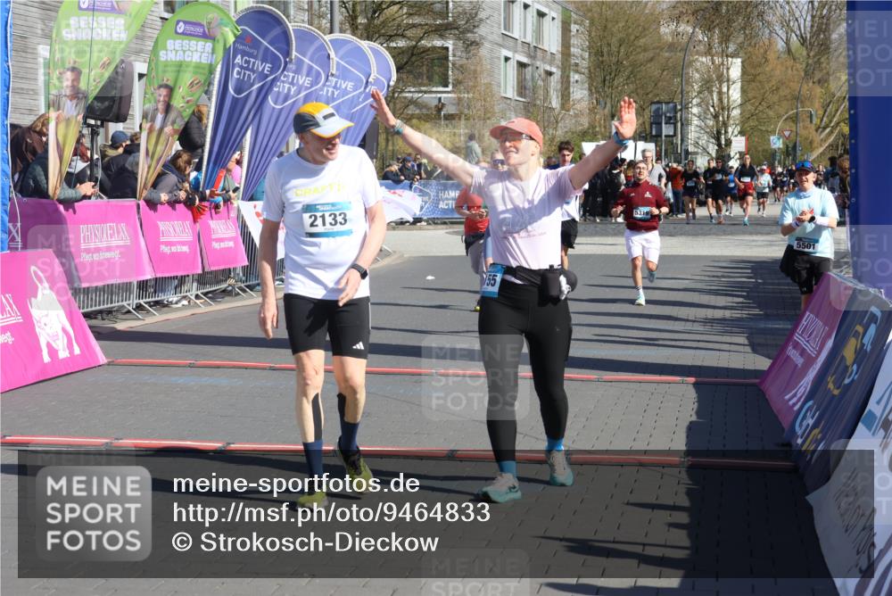 12.04.2026 - 45. Internationalen Wilhelmsburger Insellauf Strokosch-Dieckow http://msf.ph/oto/9464833 12.04.2026 10:56:56 Ziel 4158, 2133, 2754, 4155, 2795, 3917, 5319, 5352 meine-sportfotos.de