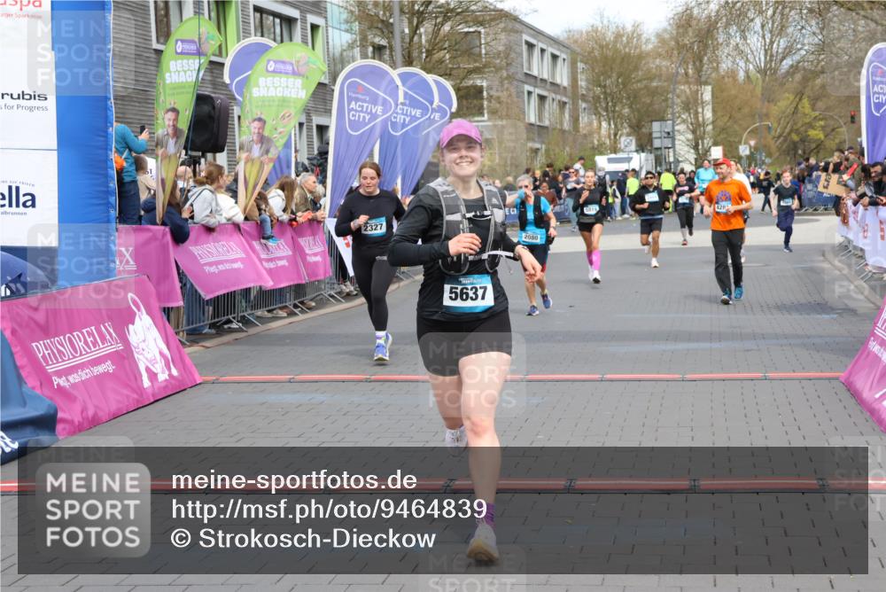 12.04.2026 - 45. Internationalen Wilhelmsburger Insellauf Strokosch-Dieckow http://msf.ph/oto/9464839 12.04.2026 13:13:52 Ziel 5637, 2080, 5819, 2064 meine-sportfotos.de