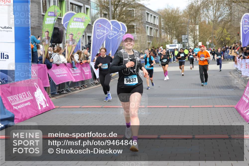 12.04.2026 - 45. Internationalen Wilhelmsburger Insellauf Strokosch-Dieckow http://msf.ph/oto/9464846 12.04.2026 13:13:51 Ziel 5637, 2080, 5819 meine-sportfotos.de