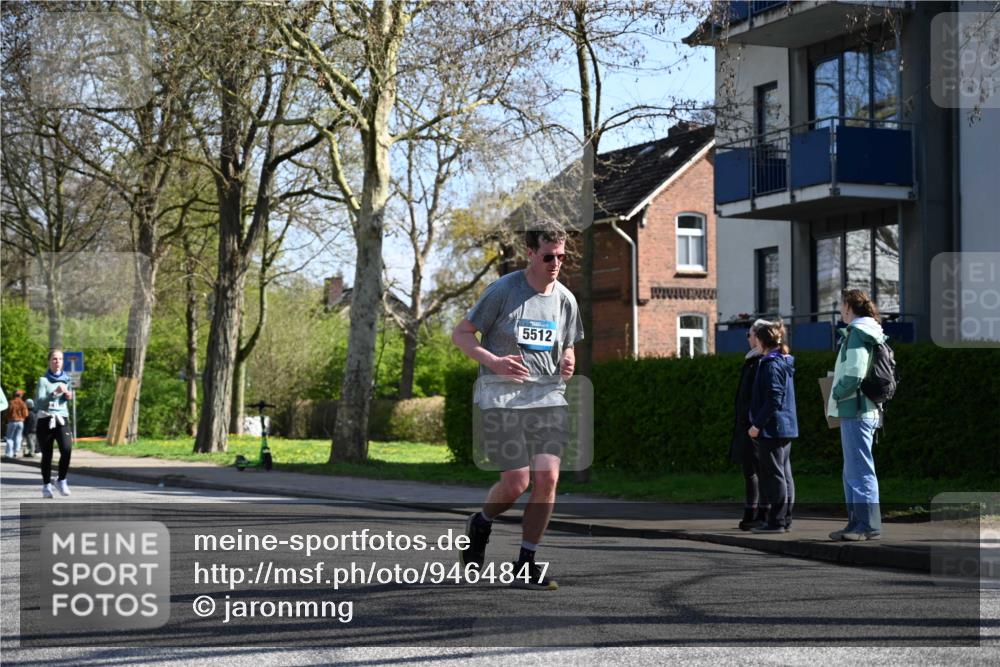 12.04.2026 - 45. Internationalen Wilhelmsburger Insellauf J. Mangold http://msf.ph/oto/9464847 12.04.2026 10:56:17 Ziel 4494, 5047, 4070, 5771, 4549, 4717, 2055, 5512, 2220, 4158, 2133, 2754, 4155, 2795, 3917, 5319, 5352, 2915, 3224, 4654, 3059, 3187, 4448, 2912, 2913 meine-sportfotos.de