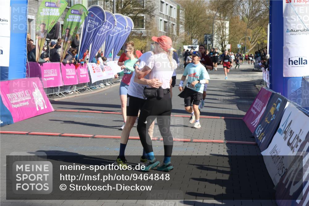 12.04.2026 - 45. Internationalen Wilhelmsburger Insellauf Strokosch-Dieckow http://msf.ph/oto/9464848 12.04.2026 10:56:58 Ziel 2133, 2754, 4155, 2795, 3917, 5319, 5352 meine-sportfotos.de