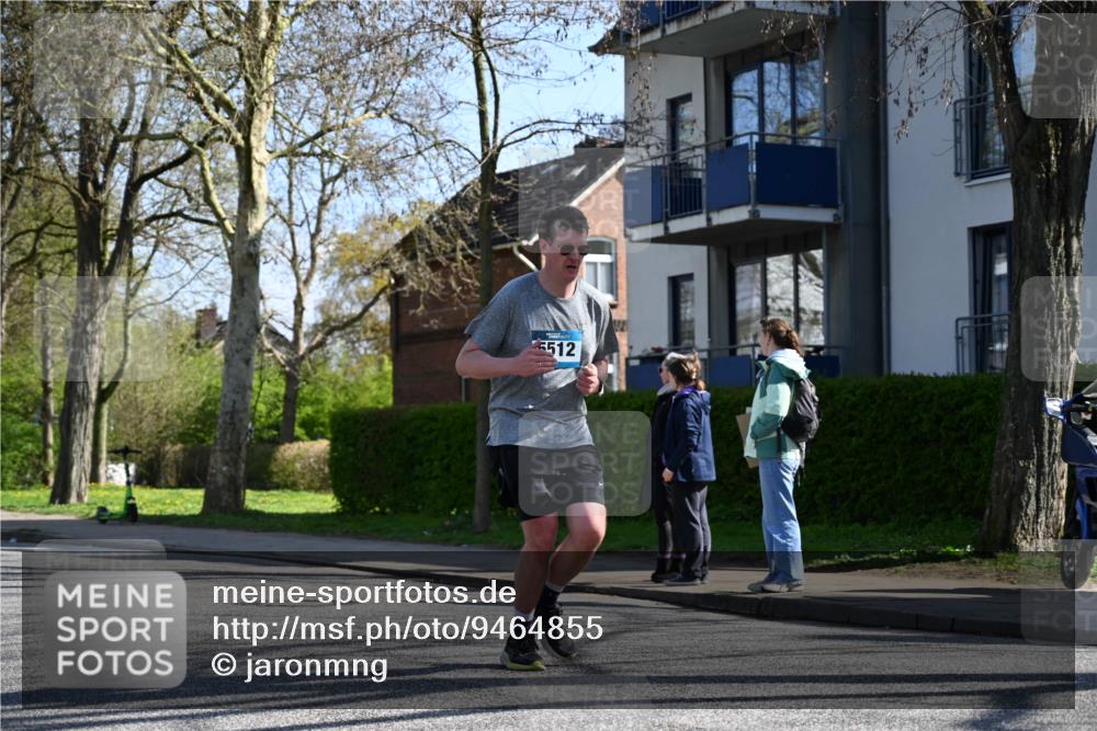 12.04.2026 - 45. Internationalen Wilhelmsburger Insellauf J. Mangold http://msf.ph/oto/9464855 12.04.2026 10:56:17 Ziel 4494, 5047, 4070, 5771, 4549, 4717, 2055, 5512, 2220, 4158, 2133, 2754, 4155, 2795, 3917, 5319, 5352, 2915, 3224, 4654, 3059, 3187, 4448, 2912, 2913 meine-sportfotos.de