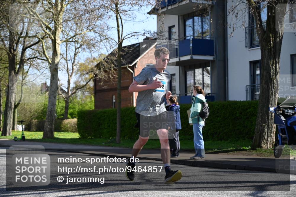 12.04.2026 - 45. Internationalen Wilhelmsburger Insellauf J. Mangold http://msf.ph/oto/9464857 12.04.2026 10:56:17 Ziel 4494, 5047, 4070, 5771, 4549, 4717, 2055, 5512, 2220, 4158, 2133, 2754, 4155, 2795, 3917, 5319, 5352, 2915, 3224, 4654, 3059, 3187, 4448, 2912, 2913 meine-sportfotos.de