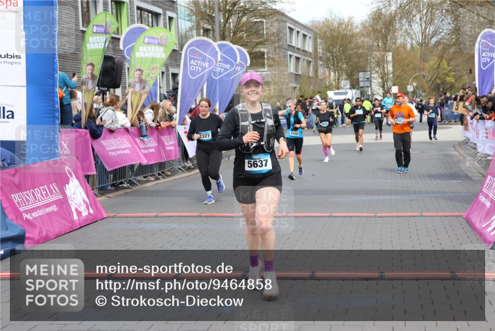 12.04.2026 - 45. Internationalen Wilhelmsburger Insellauf Strokosch-Dieckow http://msf.ph/oto/9464858 12.04.2026 13:13:51 Ziel 5637, 2080, 5819 meine-sportfotos.de