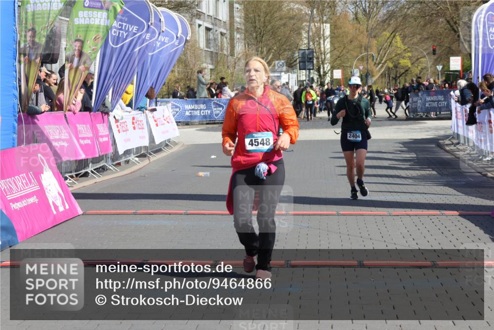 12.04.2026 - 45. Internationalen Wilhelmsburger Insellauf Strokosch-Dieckow http://msf.ph/oto/9464866 12.04.2026 11:14:38 Ziel 3202, 4548, 2404 meine-sportfotos.de