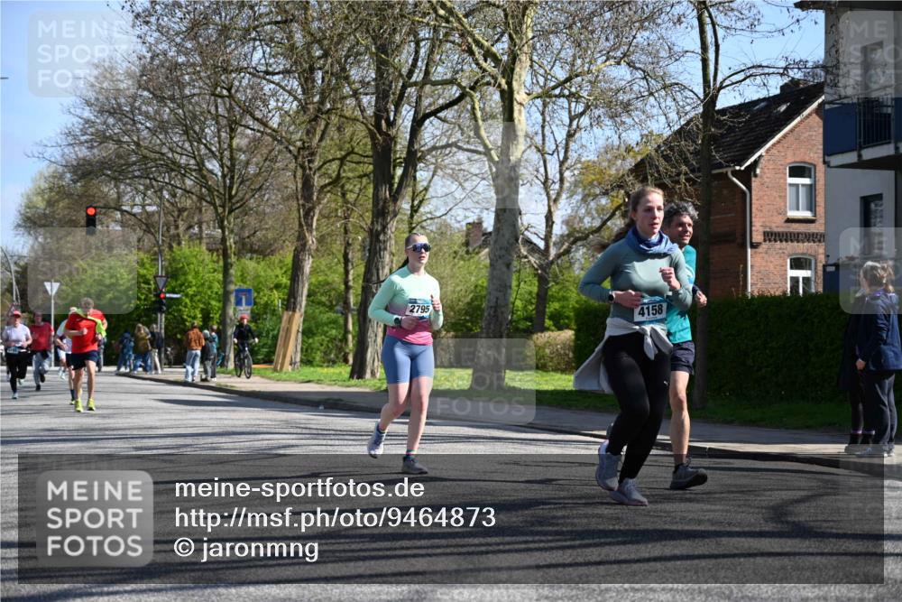 12.04.2026 - 45. Internationalen Wilhelmsburger Insellauf J. Mangold http://msf.ph/oto/9464873 12.04.2026 10:56:21 Ziel 4494, 5047, 4070, 5771, 4549, 4717, 2055, 5512, 2220, 4158, 2133, 2754, 4155, 2795, 3917, 5319, 5352, 2915, 3224, 4654, 3059, 3187, 4448, 2912, 2913, 4927, 2791, 2067, 4321, 2744, 5508 meine-sportfotos.de