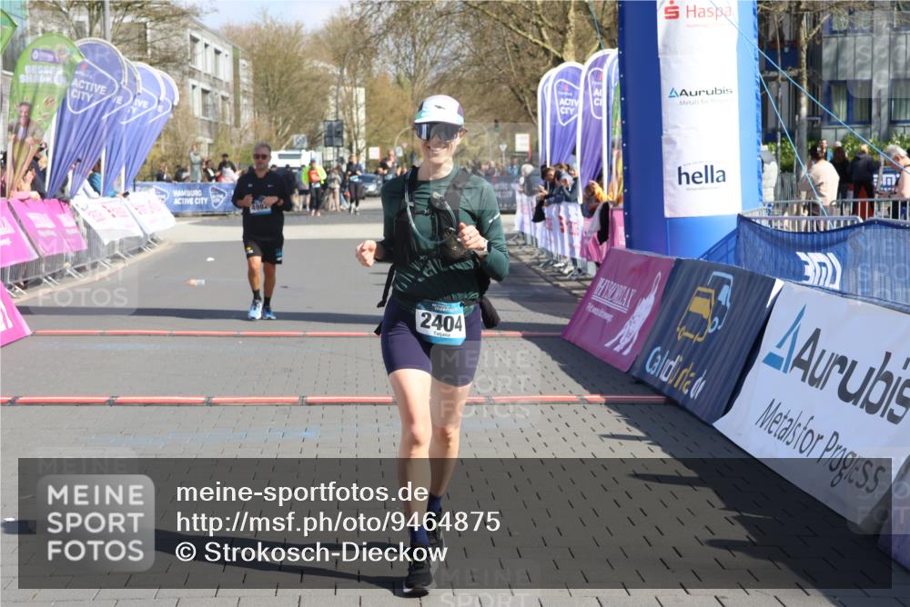 12.04.2026 - 45. Internationalen Wilhelmsburger Insellauf Strokosch-Dieckow http://msf.ph/oto/9464875 12.04.2026 11:14:42 Ziel 2404, 4982 meine-sportfotos.de