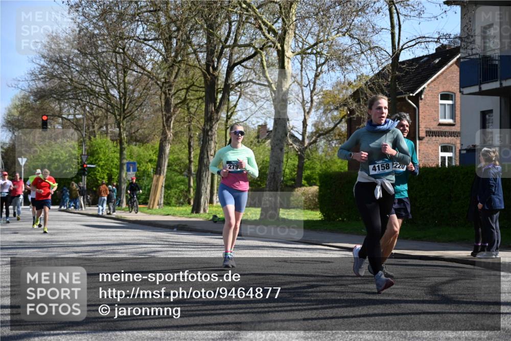 12.04.2026 - 45. Internationalen Wilhelmsburger Insellauf J. Mangold http://msf.ph/oto/9464877 12.04.2026 10:56:22 Ziel 5771, 4549, 4717, 2055, 5512, 2220, 4158, 2133, 2754, 4155, 2795, 3917, 5319, 5352, 2915, 3224, 4654, 3059, 3187, 4448, 2912, 2913, 4927, 2791, 2067, 4321, 2744, 5508 meine-sportfotos.de
