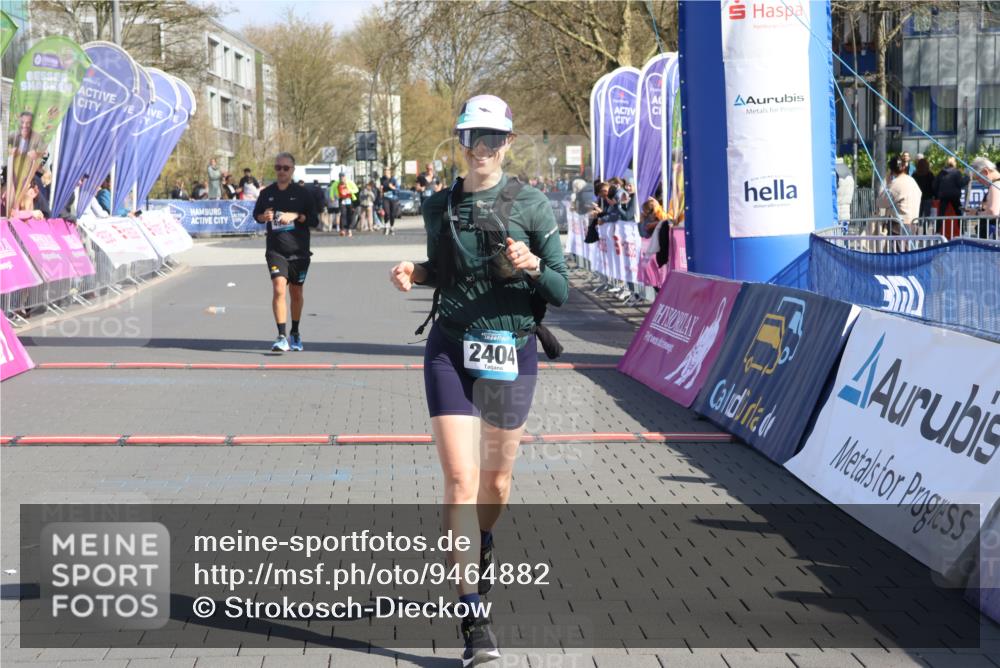 12.04.2026 - 45. Internationalen Wilhelmsburger Insellauf Strokosch-Dieckow http://msf.ph/oto/9464882 12.04.2026 11:14:42 Ziel 2404, 4982 meine-sportfotos.de