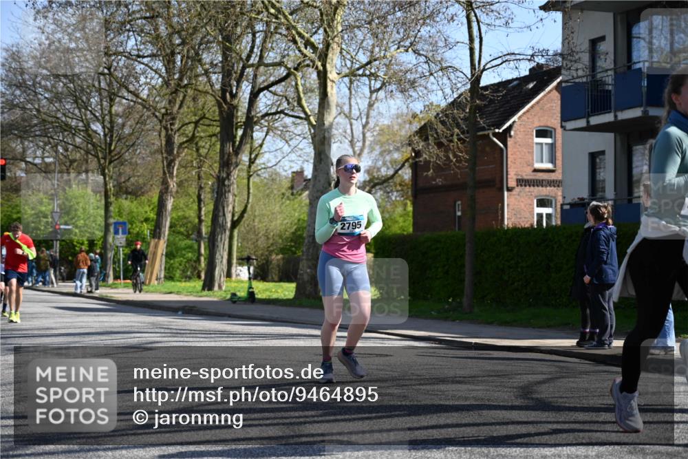 12.04.2026 - 45. Internationalen Wilhelmsburger Insellauf J. Mangold http://msf.ph/oto/9464895 12.04.2026 10:56:23 Ziel 4549, 4717, 2055, 5512, 2220, 4158, 2133, 2754, 4155, 2795, 3917, 5319, 5352, 2915, 3224, 4654, 3059, 3187, 4448, 2912, 2913, 4927, 2791, 2067, 4321, 2744, 5508, 4388 meine-sportfotos.de