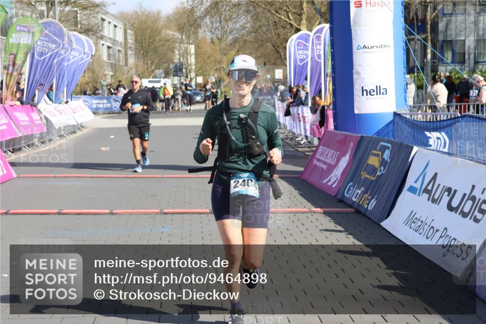 12.04.2026 - 45. Internationalen Wilhelmsburger Insellauf Strokosch-Dieckow http://msf.ph/oto/9464898 12.04.2026 11:14:42 Ziel 2404, 4982 meine-sportfotos.de