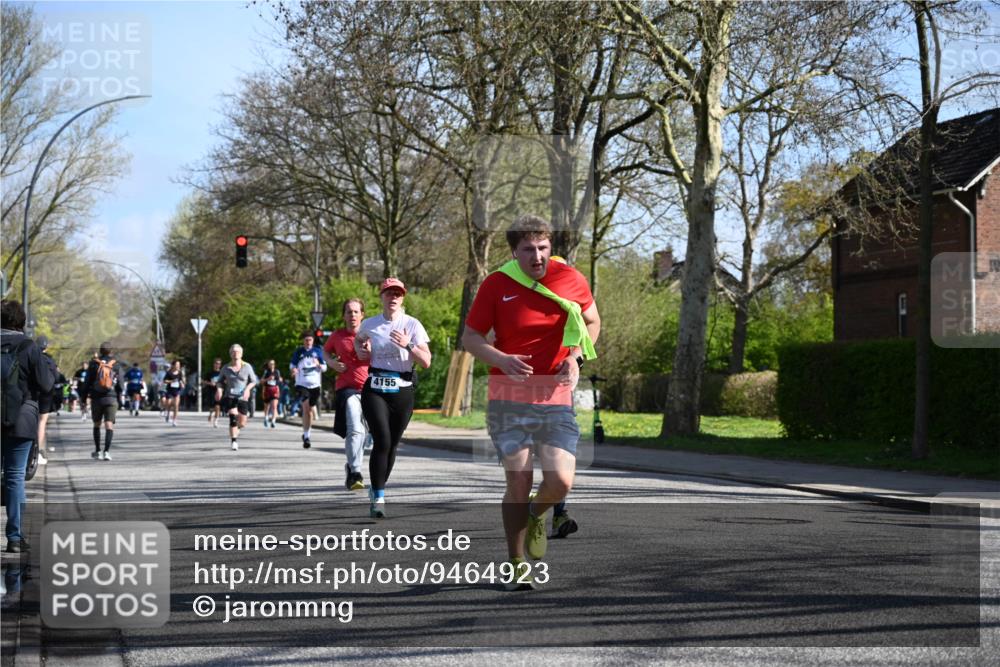 12.04.2026 - 45. Internationalen Wilhelmsburger Insellauf J. Mangold http://msf.ph/oto/9464923 12.04.2026 10:56:27 Ziel 4717, 2055, 5512, 2220, 4158, 2133, 2754, 4155, 2795, 3917, 5319, 5352, 2915, 3224, 4654, 4654, 3059, 3187, 4448, 2912, 2913, 4927, 2791, 2067, 4321, 2744, 5508, 4388, 2579, 2458, 5845, 5844 meine-sportfotos.de
