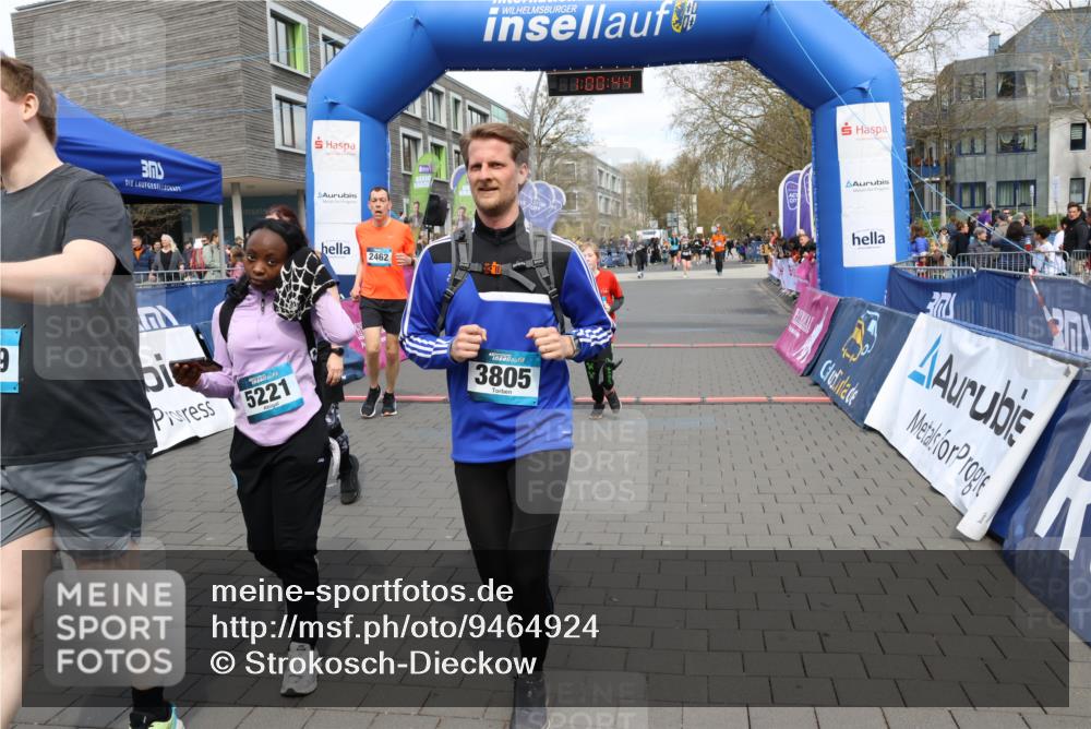 12.04.2026 - 45. Internationalen Wilhelmsburger Insellauf Strokosch-Dieckow http://msf.ph/oto/9464924 12.04.2026 13:13:44 Ziel 3935, 3805, 5158, 5157, 2462, 4533, 5693 meine-sportfotos.de