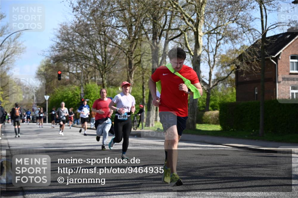 12.04.2026 - 45. Internationalen Wilhelmsburger Insellauf J. Mangold http://msf.ph/oto/9464935 12.04.2026 10:56:28 Ziel 2055, 5512, 2220, 4158, 2133, 2754, 4155, 2795, 3917, 5319, 5352, 2915, 3224, 4654, 3059, 3187, 4448, 2912, 2913, 4927, 2791, 2067, 4321, 2744, 5508, 4388, 2579, 2458, 5845, 5844 meine-sportfotos.de