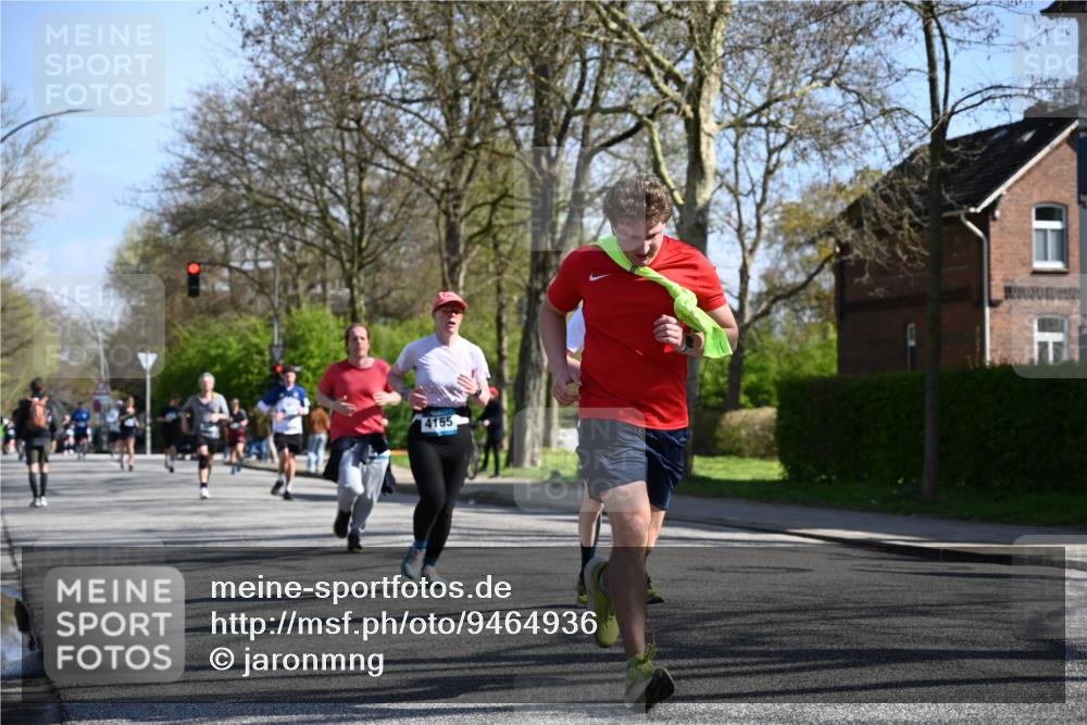 12.04.2026 - 45. Internationalen Wilhelmsburger Insellauf J. Mangold http://msf.ph/oto/9464936 12.04.2026 10:56:28 Ziel 2055, 5512, 2220, 4158, 2133, 2754, 4155, 2795, 3917, 5319, 5352, 2915, 3224, 4654, 3059, 3187, 4448, 2912, 2913, 4927, 2791, 2067, 4321, 2744, 5508, 4388, 2579, 2458, 5845, 5844 meine-sportfotos.de