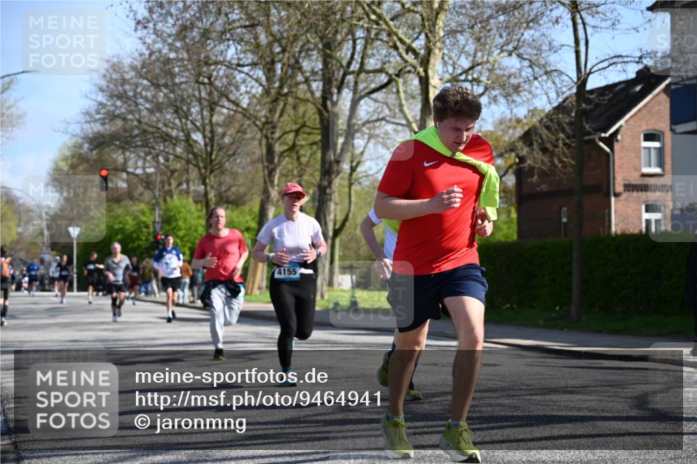 12.04.2026 - 45. Internationalen Wilhelmsburger Insellauf J. Mangold http://msf.ph/oto/9464941 12.04.2026 10:56:28 Ziel 2055, 5512, 2220, 4158, 2133, 2754, 4155, 2795, 3917, 5319, 5352, 2915, 3224, 4654, 3059, 3187, 4448, 2912, 2913, 4927, 2791, 2067, 4321, 2744, 5508, 4388, 2579, 2458, 5845, 5844 meine-sportfotos.de