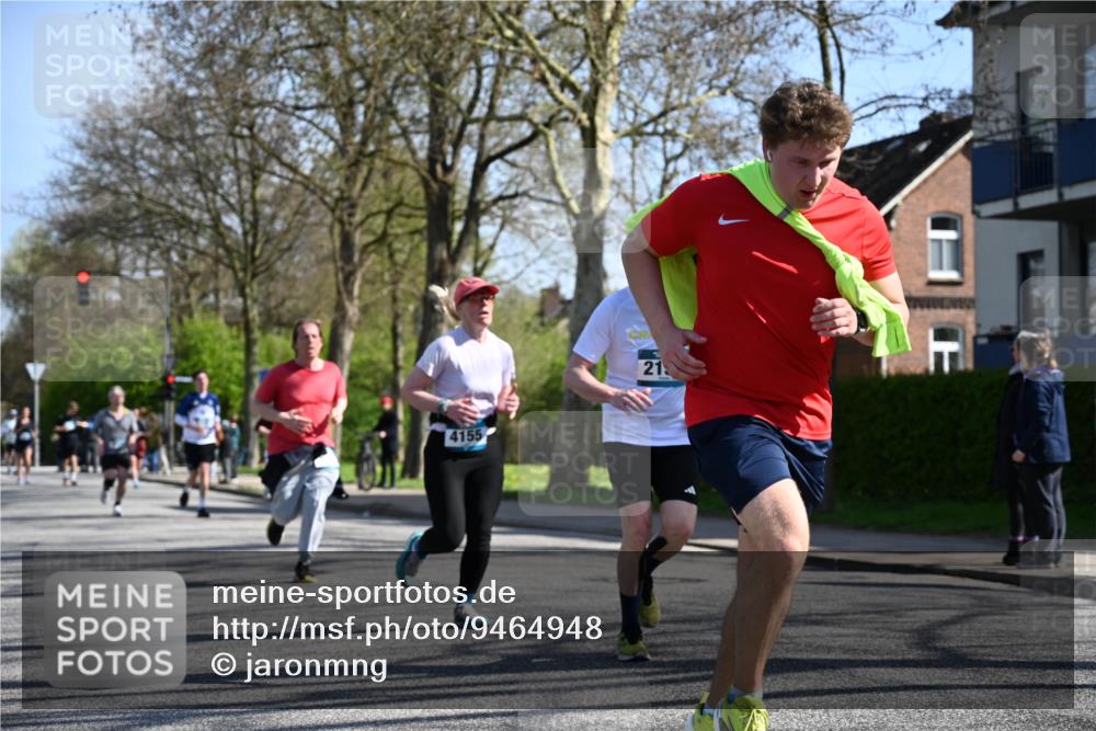 12.04.2026 - 45. Internationalen Wilhelmsburger Insellauf J. Mangold http://msf.ph/oto/9464948 12.04.2026 10:56:28 Ziel 2055, 5512, 2220, 4158, 2133, 2754, 4155, 2795, 3917, 5319, 5352, 2915, 3224, 4654, 3059, 3187, 4448, 2912, 2913, 4927, 2791, 2067, 4321, 2744, 5508, 4388, 2579, 2458, 5845, 5844 meine-sportfotos.de