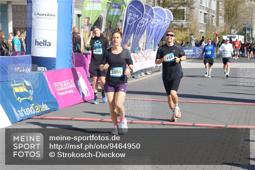 12.04.2026 - 45. Internationalen Wilhelmsburger Insellauf Strokosch-Dieckow http://msf.ph/oto/9464950 12.04.2026 10:57:12 Ziel 3059, 3187, 4448 meine-sportfotos.de