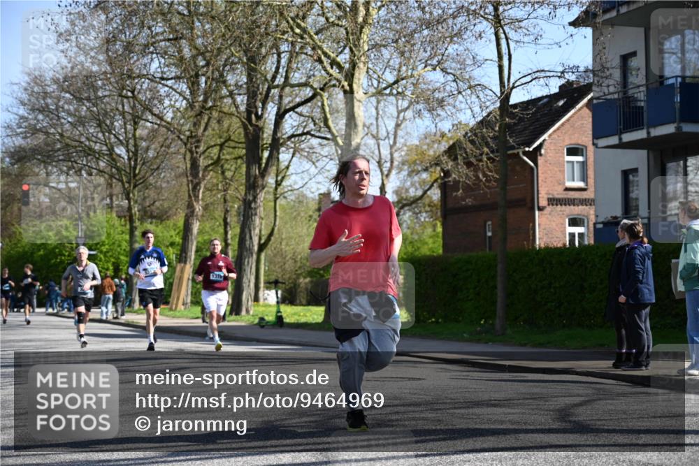 12.04.2026 - 45. Internationalen Wilhelmsburger Insellauf J. Mangold http://msf.ph/oto/9464969 12.04.2026 10:56:30 Ziel 2055, 5512, 2220, 4158, 2133, 2754, 4155, 2795, 3917, 5319, 5352, 2915, 3224, 4654, 3059, 3187, 4448, 2912, 2913, 4927, 2791, 2067, 4321, 2744, 5508, 4388, 2579, 2458, 5845, 5844 meine-sportfotos.de