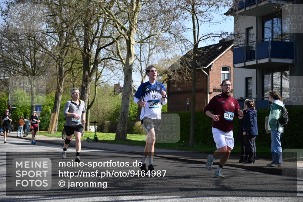 12.04.2026 - 45. Internationalen Wilhelmsburger Insellauf J. Mangold http://msf.ph/oto/9464987 12.04.2026 10:56:33 Ziel 5512, 2220, 4158, 2133, 2754, 4155, 2795, 3917, 5319, 5352, 2915, 3224, 4654, 3059, 3187, 4448, 2912, 2913, 4927, 2791, 2067, 4321, 2744, 5508, 5508, 4388, 2579, 2458, 5845, 5844 meine-sportfotos.de
