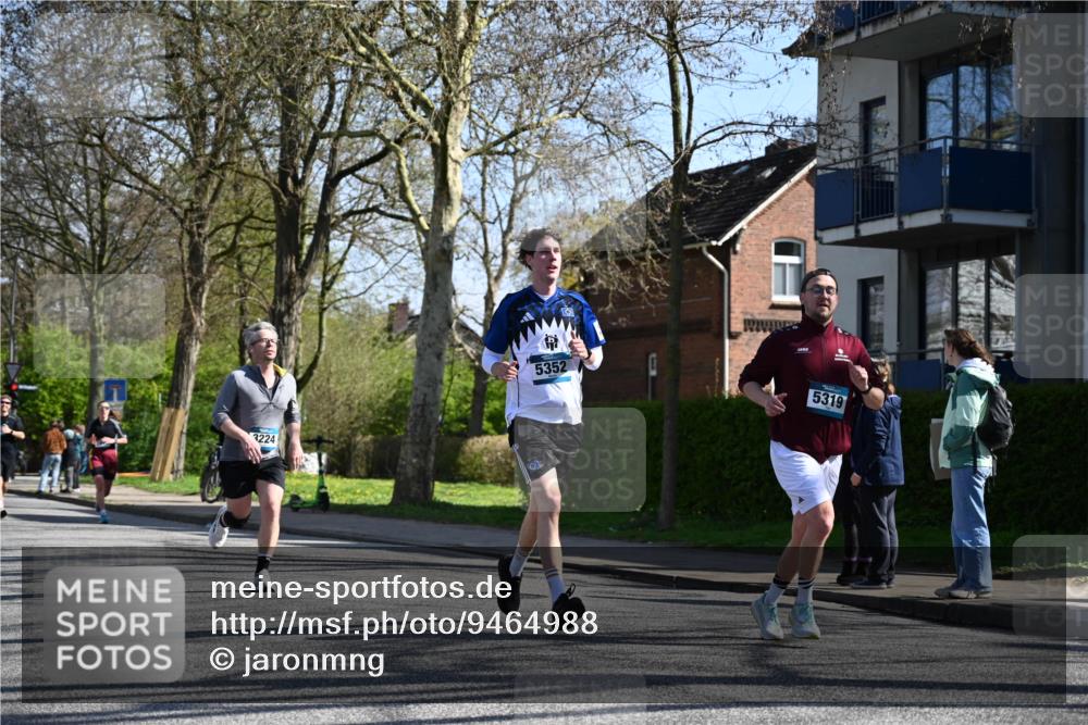 12.04.2026 - 45. Internationalen Wilhelmsburger Insellauf J. Mangold http://msf.ph/oto/9464988 12.04.2026 10:56:33 Ziel 5512, 2220, 4158, 2133, 2754, 4155, 2795, 3917, 5319, 5352, 2915, 3224, 4654, 3059, 3187, 4448, 2912, 2913, 4927, 2791, 2067, 4321, 2744, 5508, 5508, 4388, 2579, 2458, 5845, 5844 meine-sportfotos.de