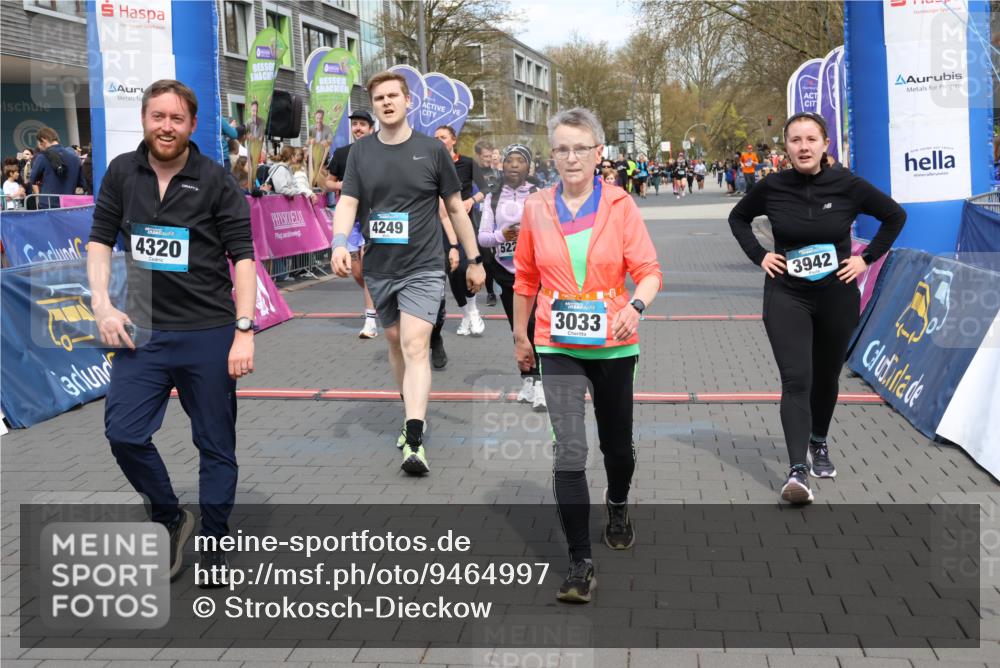 12.04.2026 - 45. Internationalen Wilhelmsburger Insellauf Strokosch-Dieckow http://msf.ph/oto/9464997 12.04.2026 13:13:40 Ziel 4364, 3942, 5221, 3540, 3933, 3935, 3805, 5158, 5157, 2462, 4533, 5693 meine-sportfotos.de