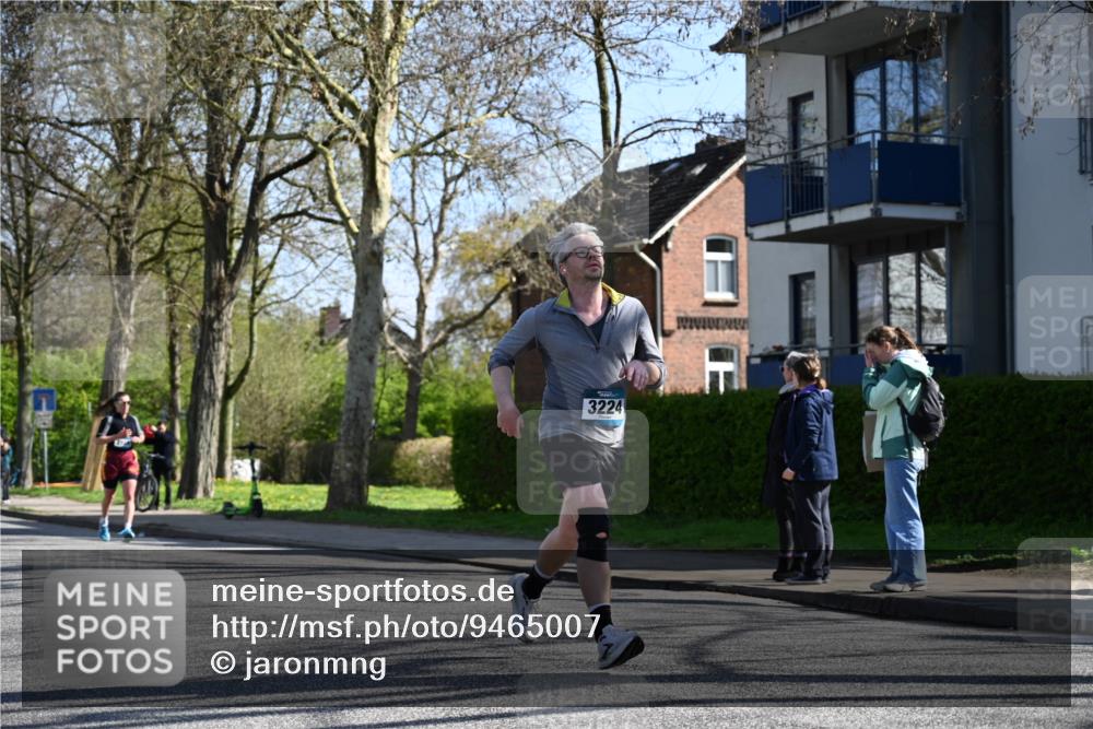 12.04.2026 - 45. Internationalen Wilhelmsburger Insellauf J. Mangold http://msf.ph/oto/9465007 12.04.2026 10:56:35 Ziel 4158, 2133, 2754, 4155, 2795, 3917, 5319, 5352, 2915, 3224, 4654, 3059, 3187, 4448, 2912, 2913, 4927, 2791, 2067, 4321, 2744, 5508, 4388, 4388, 2579, 2458, 5845, 5844 meine-sportfotos.de