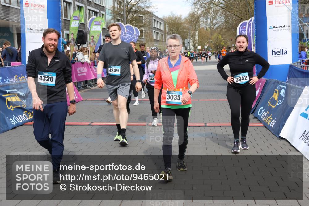 12.04.2026 - 45. Internationalen Wilhelmsburger Insellauf Strokosch-Dieckow http://msf.ph/oto/9465021 12.04.2026 13:13:40 Ziel 4364, 3942, 5221, 3540, 3933, 3935, 3805, 5158, 5157, 2462, 4533, 5693 meine-sportfotos.de