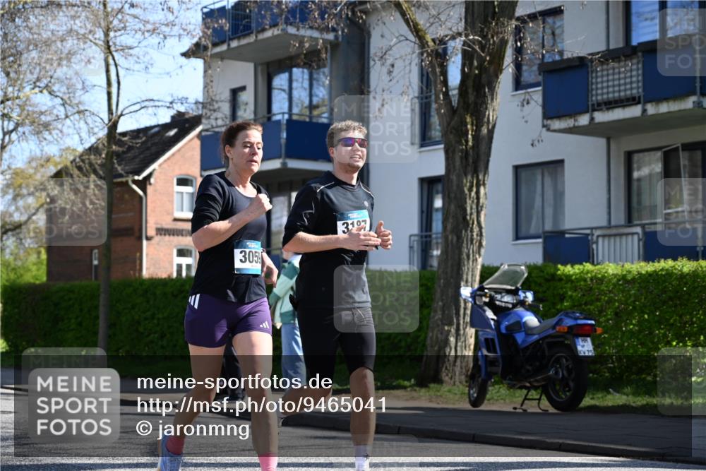 12.04.2026 - 45. Internationalen Wilhelmsburger Insellauf J. Mangold http://msf.ph/oto/9465041 12.04.2026 10:56:42 Ziel 2795, 3917, 5319, 5352, 2915, 3224, 4654, 3059, 3187, 4448, 2912, 2913, 4927, 2791, 2067, 4321, 2744, 5508, 4388, 2579, 2458, 5845, 5844, 5701 meine-sportfotos.de