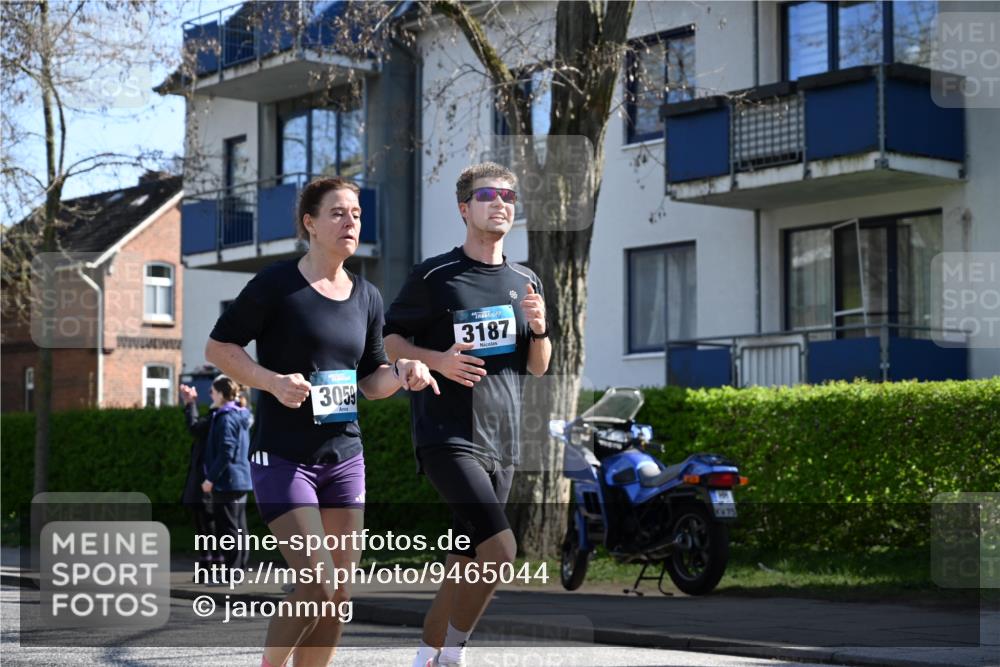 12.04.2026 - 45. Internationalen Wilhelmsburger Insellauf J. Mangold http://msf.ph/oto/9465044 12.04.2026 10:56:42 Ziel 2795, 3917, 5319, 5352, 2915, 3224, 4654, 3059, 3187, 4448, 2912, 2913, 4927, 2791, 2067, 4321, 2744, 5508, 4388, 2579, 2458, 5845, 5844, 5701 meine-sportfotos.de