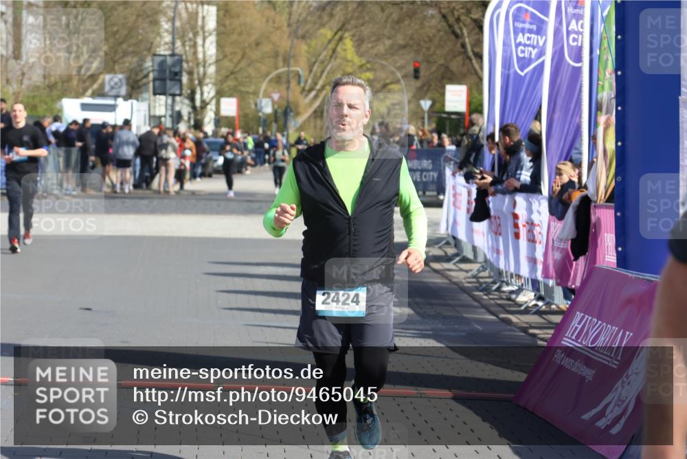 12.04.2026 - 45. Internationalen Wilhelmsburger Insellauf Strokosch-Dieckow http://msf.ph/oto/9465045 12.04.2026 11:14:59 Ziel 3018, 2424 meine-sportfotos.de