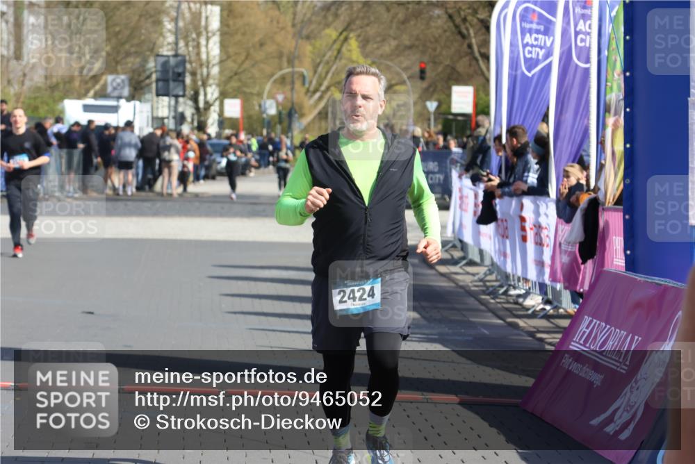 12.04.2026 - 45. Internationalen Wilhelmsburger Insellauf Strokosch-Dieckow http://msf.ph/oto/9465052 12.04.2026 11:14:59 Ziel 3018, 2424 meine-sportfotos.de