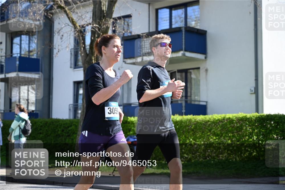 12.04.2026 - 45. Internationalen Wilhelmsburger Insellauf J. Mangold http://msf.ph/oto/9465053 12.04.2026 10:56:42 Ziel 2795, 3917, 5319, 5352, 2915, 3224, 4654, 3059, 3187, 4448, 2912, 2913, 4927, 2791, 2067, 4321, 2744, 5508, 4388, 2579, 2458, 5845, 5844, 5701 meine-sportfotos.de