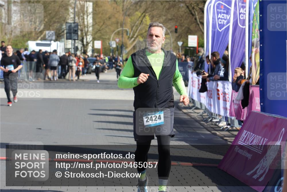 12.04.2026 - 45. Internationalen Wilhelmsburger Insellauf Strokosch-Dieckow http://msf.ph/oto/9465057 12.04.2026 11:14:59 Ziel 3018, 2424 meine-sportfotos.de