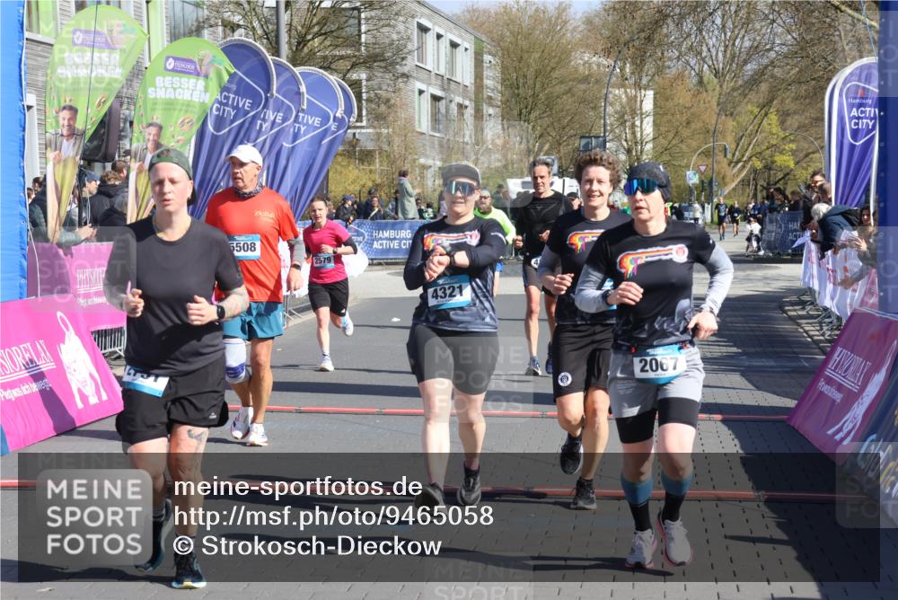 12.04.2026 - 45. Internationalen Wilhelmsburger Insellauf Strokosch-Dieckow http://msf.ph/oto/9465058 12.04.2026 10:57:25 Ziel 4927, 2791, 2067, 4321, 2744, 5508, 4388, 2579 meine-sportfotos.de