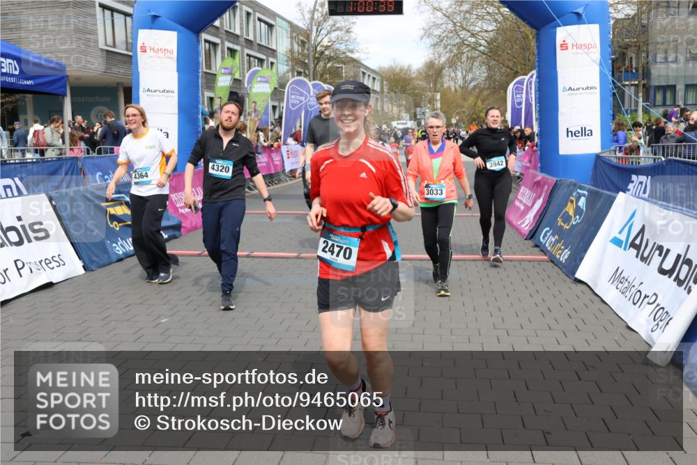 12.04.2026 - 45. Internationalen Wilhelmsburger Insellauf Strokosch-Dieckow http://msf.ph/oto/9465065 12.04.2026 13:13:38 Ziel 2026, 5457, 4320, 4249, 3033, 2470, 4364, 3942, 5221, 3540, 3933, 3935, 3805, 5158, 5157 meine-sportfotos.de