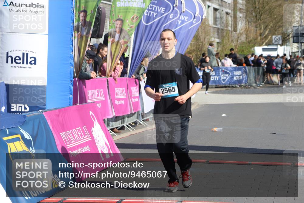 12.04.2026 - 45. Internationalen Wilhelmsburger Insellauf Strokosch-Dieckow http://msf.ph/oto/9465067 12.04.2026 11:15:06 Ziel 2565 meine-sportfotos.de