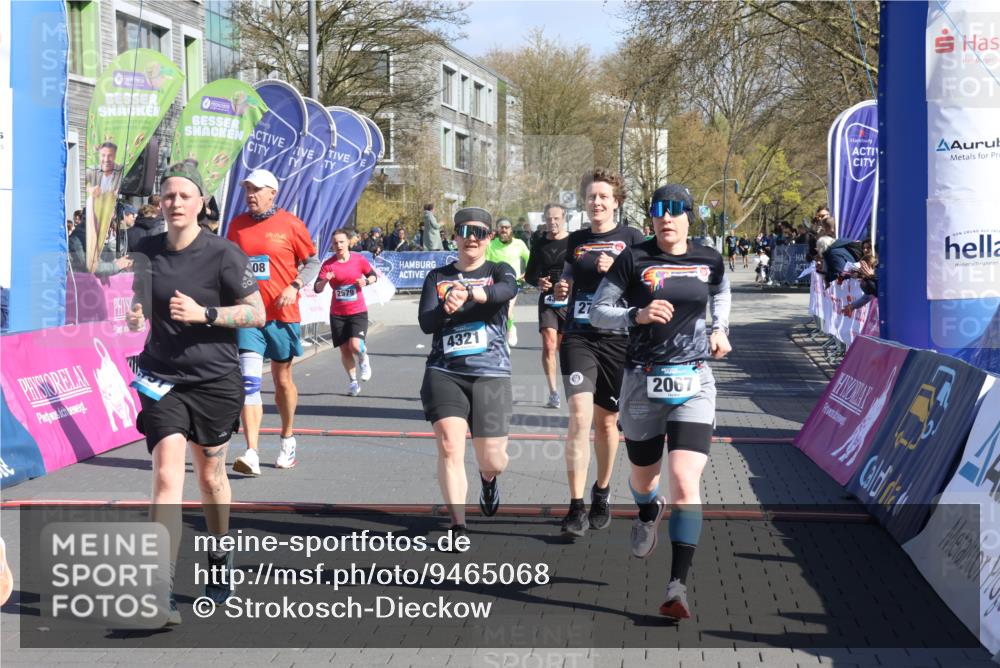 12.04.2026 - 45. Internationalen Wilhelmsburger Insellauf Strokosch-Dieckow http://msf.ph/oto/9465068 12.04.2026 10:57:25 Ziel 4927, 2791, 2067, 4321, 2744, 5508, 4388, 2579 meine-sportfotos.de